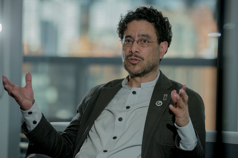 Ivan Cepeda
Politico