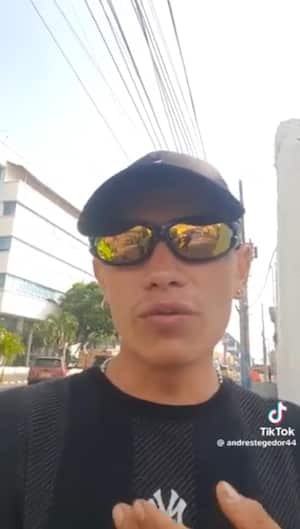 El hombre publicó recientemente un video en el que explica que su jefe lo despidió por una causa injustificada.