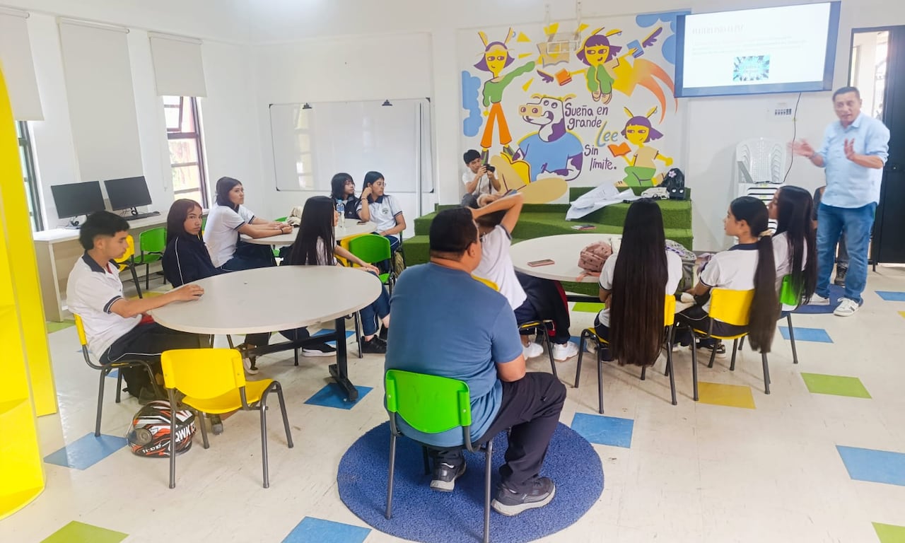 El proyecto liderado por Alexander Casas Prado articula la comunicación y la educación, impulsando el semillero Competic con el respaldo de la Fundación Universitaria de Popayán.