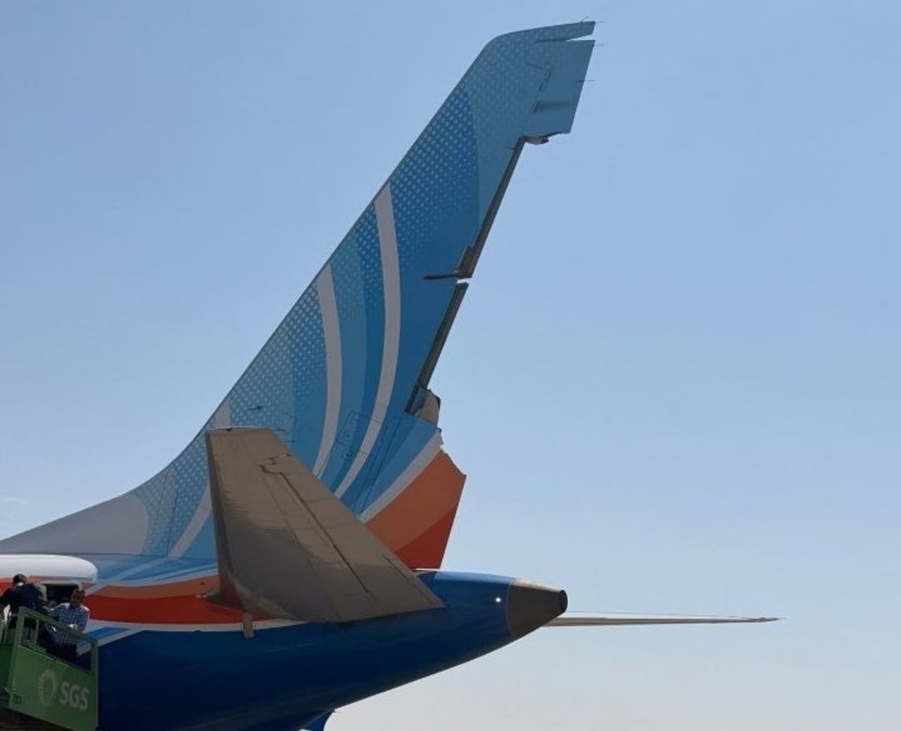 El alerón trasero del vuelo de FlyDubai sufrió imperfectos tras las precipitación de golpe que sufrió durante su trayecto.
