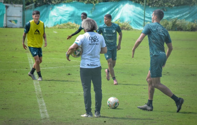 Entrenamiento y Rueda de Prensa Deportivo Cali