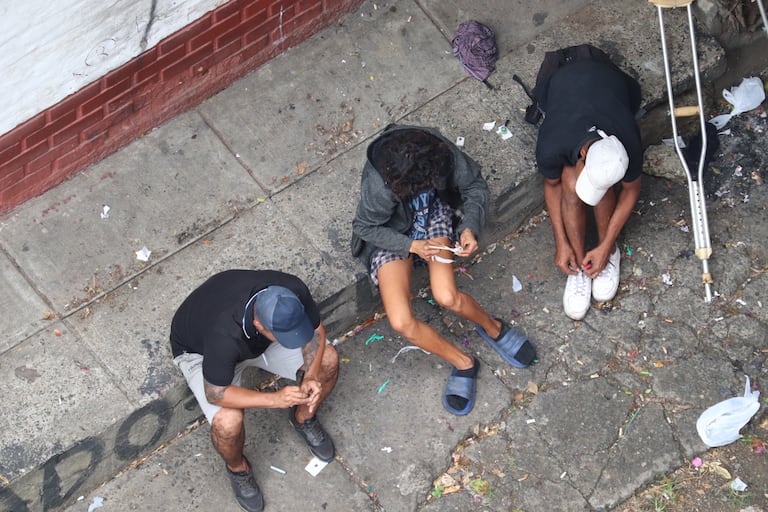 Habitantes de calle en Cali. La Capital del Valle enfrenta el reto de atender a más de 6 mil personas en situación de calle que además alimentan el multimillonario negocio del microtrafico de drogas como la marihuana, la heroína y el bazuko.