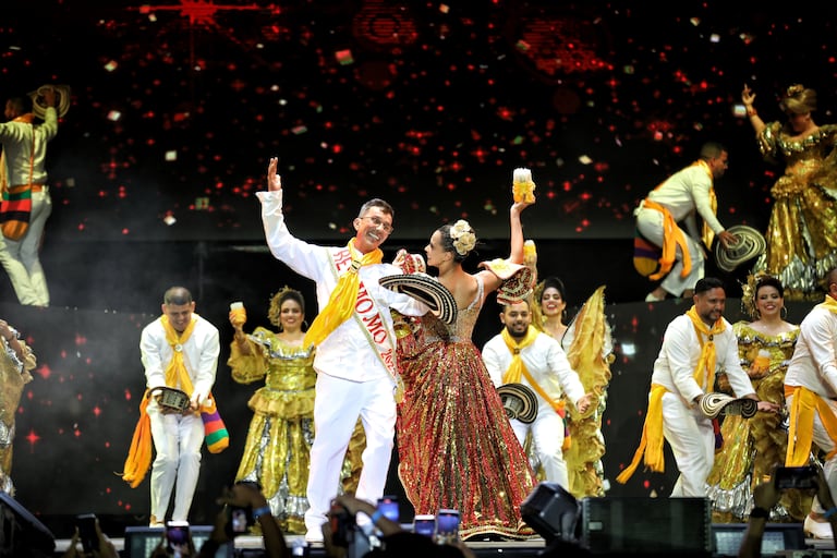 REY MOMO Y REINA DEL CARNAVAL 2023
Natalia De Castro González
SEBASTIÁN GUZMÁN GALLEGO
FOTO: ESTEBAN VEGA LA-ROTTA
CARANAVAL DE BARRANQUILLA 2023