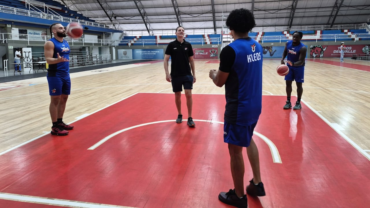 Toros del Valle se alista para el debut en la Liga Profesional de Baloncesto.