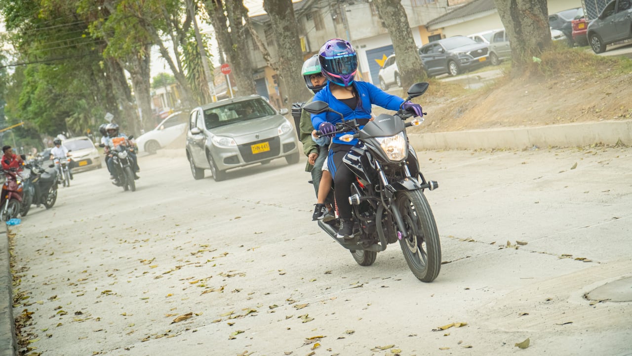 Esta obra vial duró más de tres años, por eso la alegría entre los habitantes del sector al ver que de nuevo se normalizaba el tránsito de vehículos por esta zona del suroriente de Popayán.