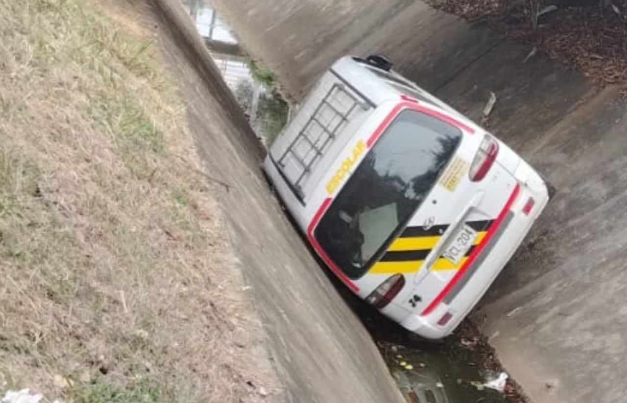 los organismos de socorro confirmaron que una persona resultó lesionada en el lugar.