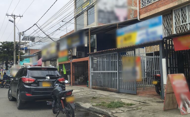 De acuerdo con las denuncias que ha conocido la Superintendencia de Transporte, algunos de los centros de atención que operan en la parte posterior de la Secretaría de Movilidad de Cali estarían omitiendo trámites y procesos para hacer descuentos que son ilegales.
