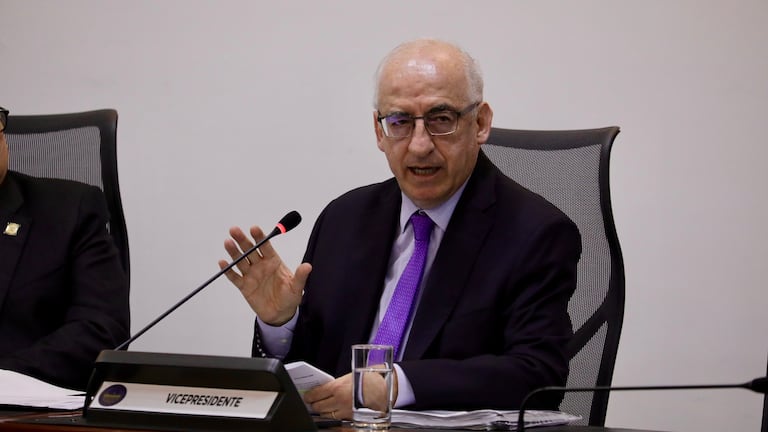 El gerente del Banco de la República pidió al Gobierno Petro que respete a sus codirectores.