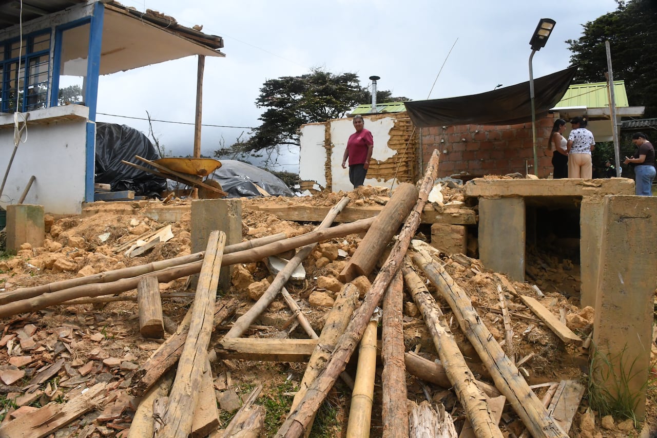 Cali: Recorrido por los corregimientos de Cali más afectados por el terremoto del pasado 10 de agosto. Sismo de 7.2 que afectó al occidente de Colombia