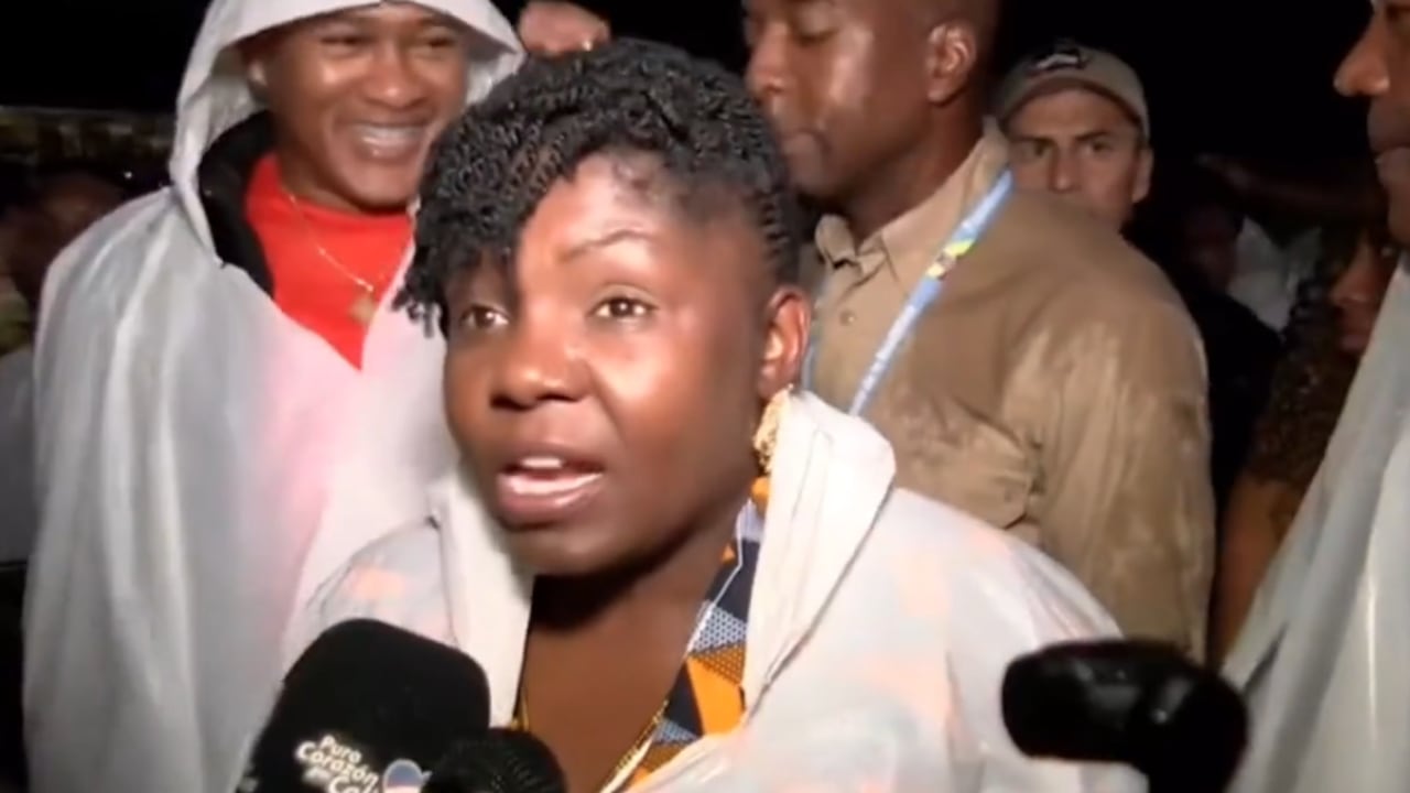 A pesar de las fuertes lluvias, la vicepresidenta llegó a celebrar con sus paisanos.