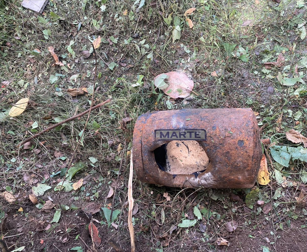 Efectivos del Ejército, con el apoyo de la Policía, lograron desactivar dos poderosas cargas explosivos que fueron abandonadas a un costado de la vía Popayán-Cali, en el sector de El Cairo, Cajibío.