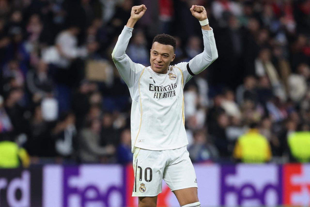 El delantero francés del Real Madrid, Kylian Mbappé, reacciona tras el partido de la séptima jornada de la fase de liga de la UEFA Champions League entre el Real Madrid CF y el AS Mónaco en el estadio Santiago Bernabéu de Madrid el 20 de enero de 2026. (Foto de Thomas COEX / AFP)