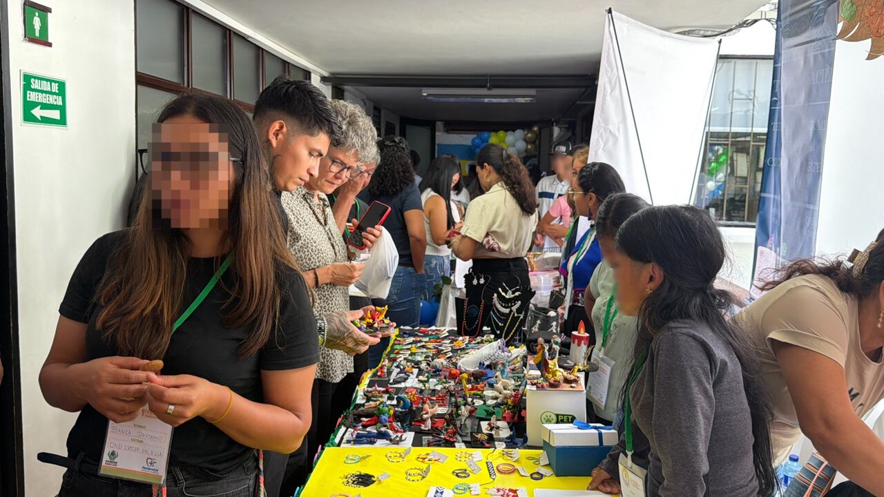 Los funcionarios del Instituto Colombiano de Bienestar Familiar, Icbf, juega un papel crucial en el apoyo a los emprendimientos. Su participación no solo busca fortalecer habilidades en los jóvenes, sino también promover proyectos que impacten positivamente a la comunidad cauca.