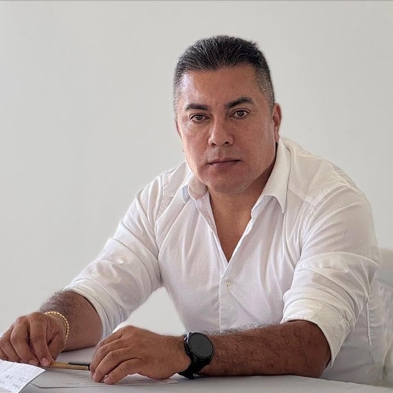 l secuestro de dos adultos mayores en el barrio Siglo 21 de Timbío volvió a generar alarma entre los habitantes del centro del Cauca, quienes denuncian un incremento de este delito en la región. Las víctimas son los padres del dirigente político conservador, Miller Hermosa.