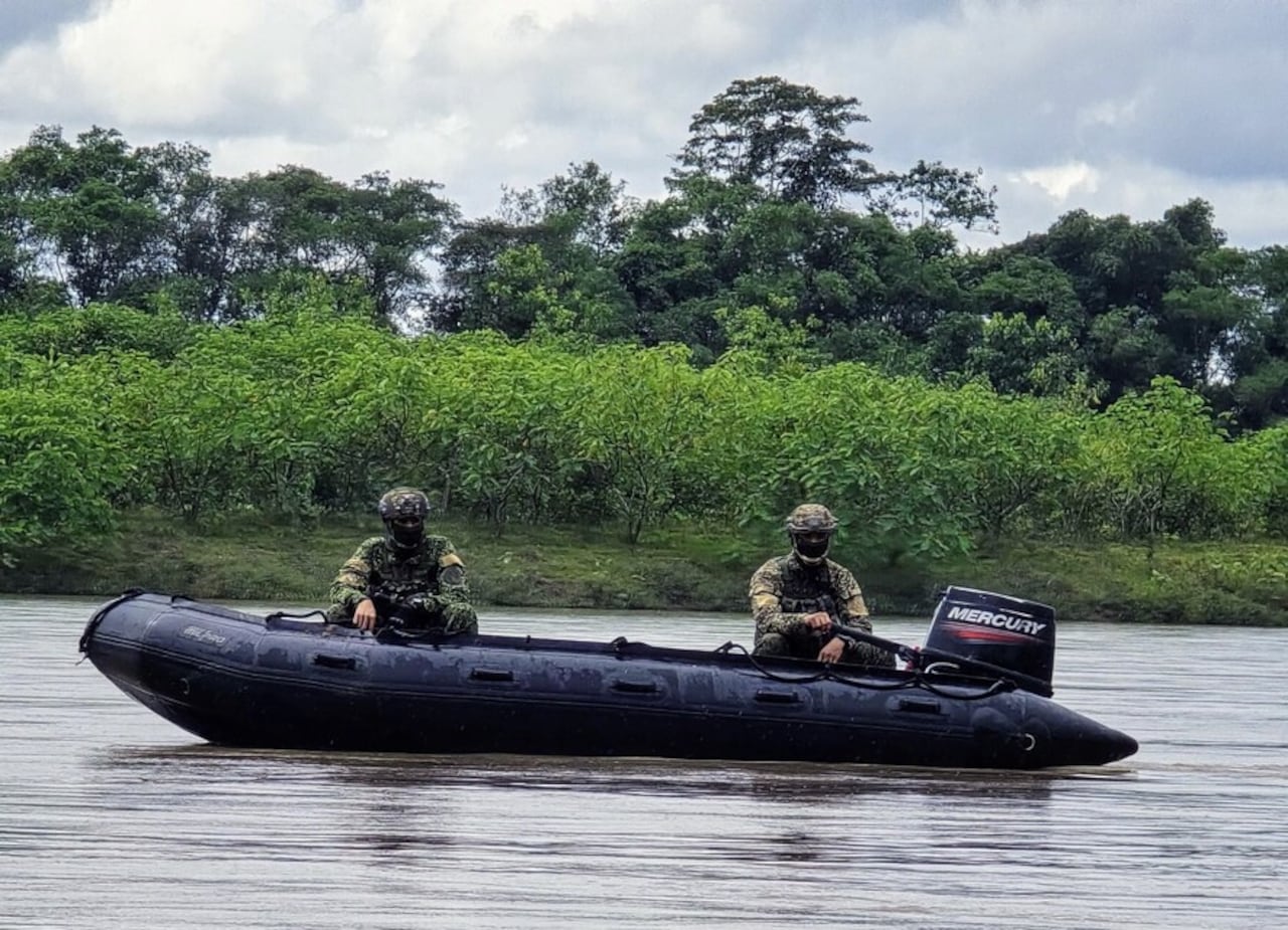 RÍO PUTUMAYO - EMBARCACIÓN