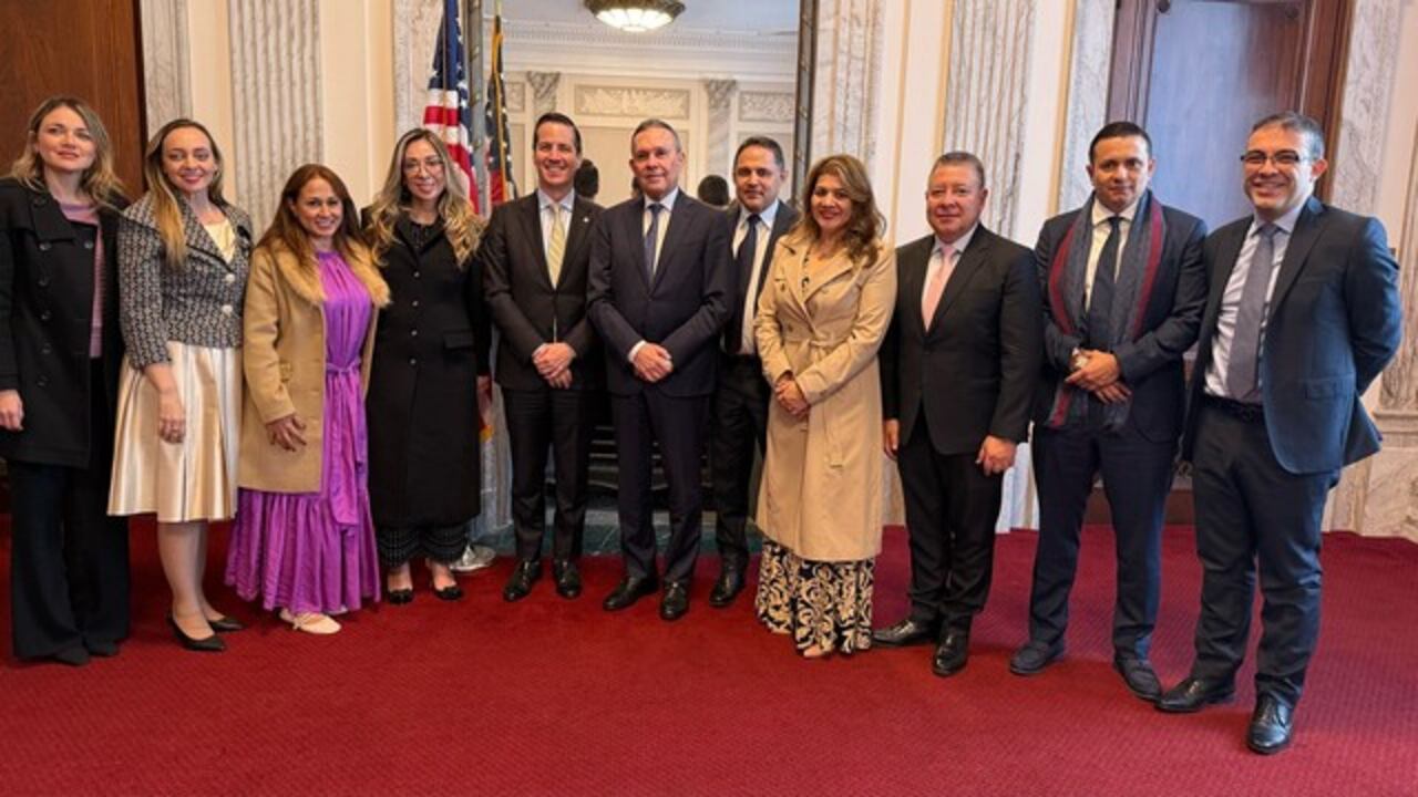 Sigue visita de congresistas de la oposición a Estados Unidos