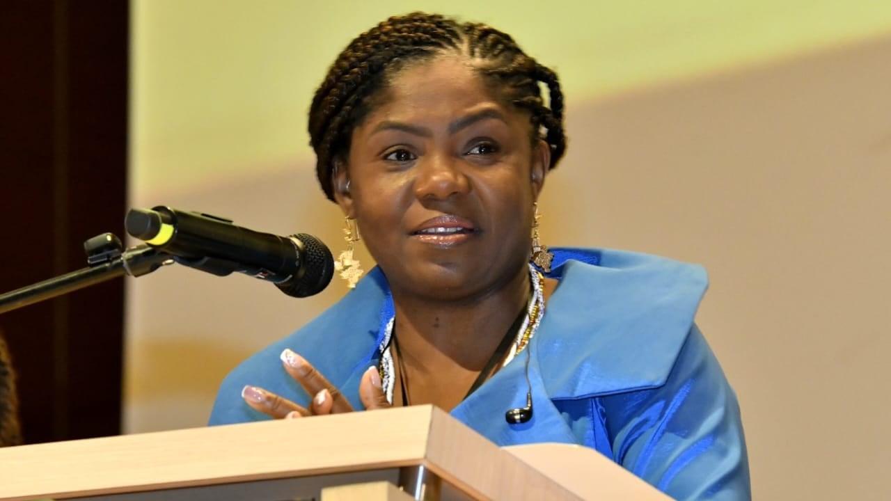 La vicepresidenta Francia Márquez se mostró emocionada durante su discurso en la ciudad de Cali.