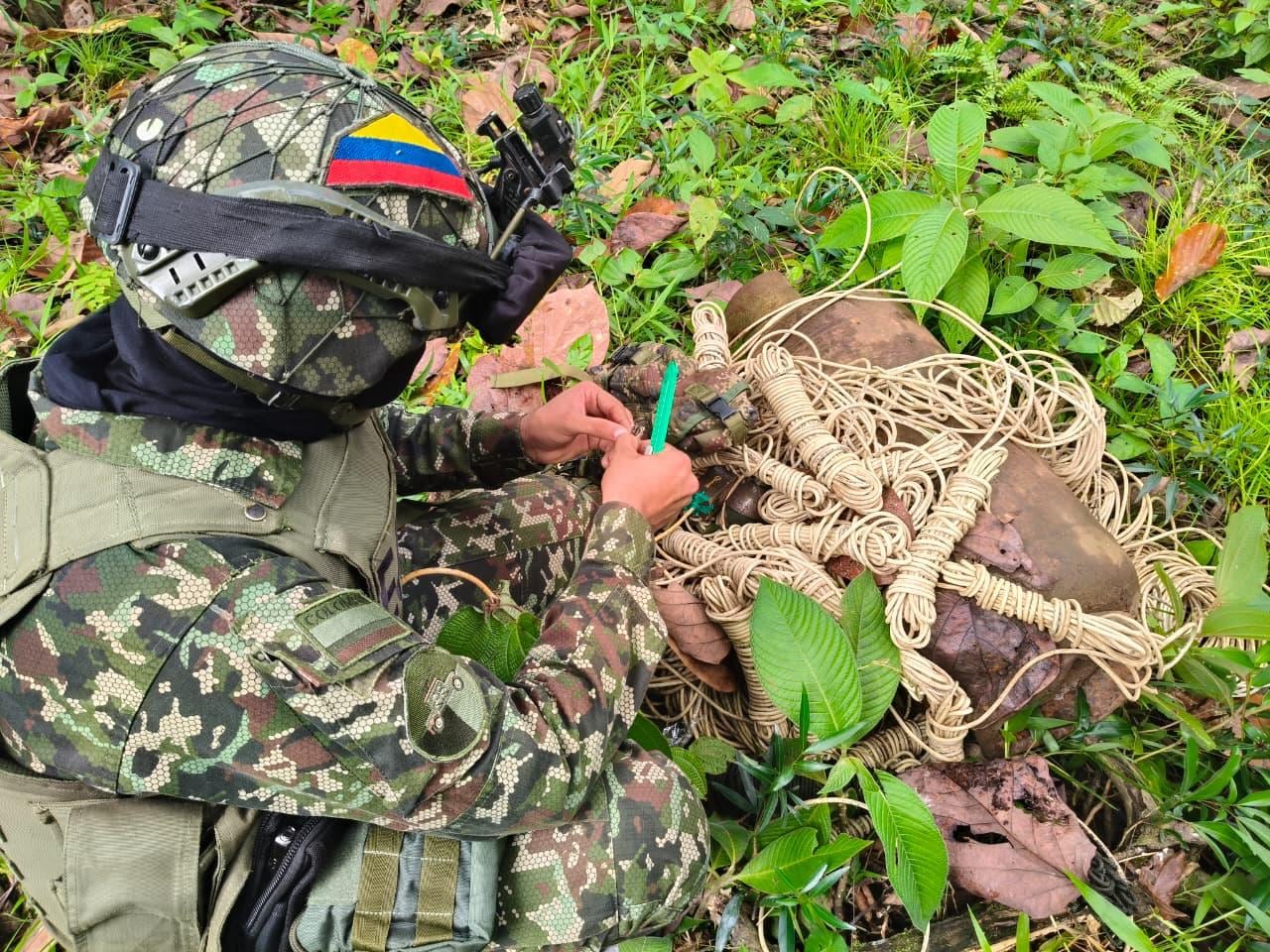 Los explosivos estaban acondicionados para ser accionados de forma remota, buscando así afectar a la población civil y a los integrantes de la fuerza pública.