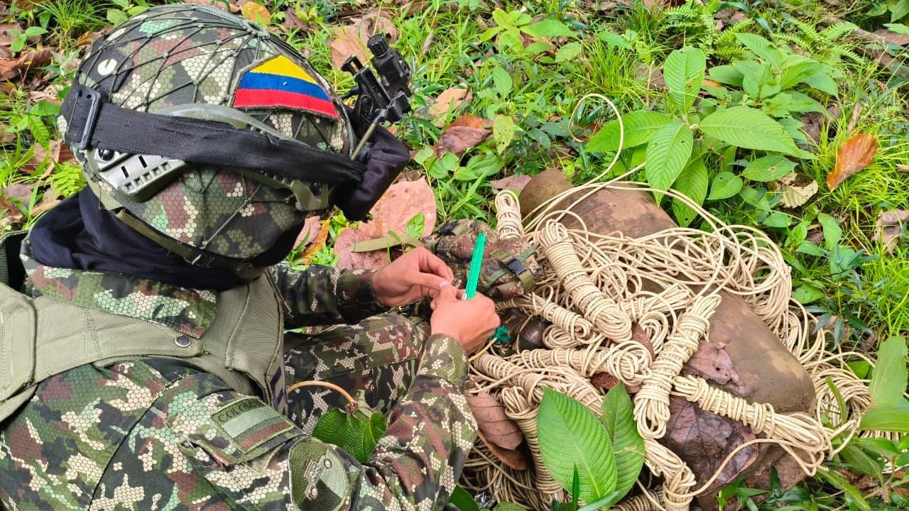 Los explosivos estaban acondicionados para ser accionados de forma remota, buscando así afectar a la población civil y a los integrantes de la fuerza pública.