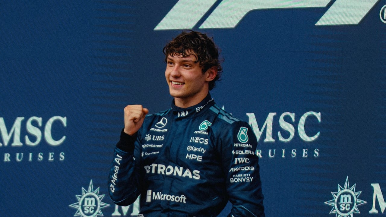 Kimi Antonelli tiene 20 años y puede ser campeón de la fórmula 1 este domingo q de noviembre. Fotos redes del corredor.
