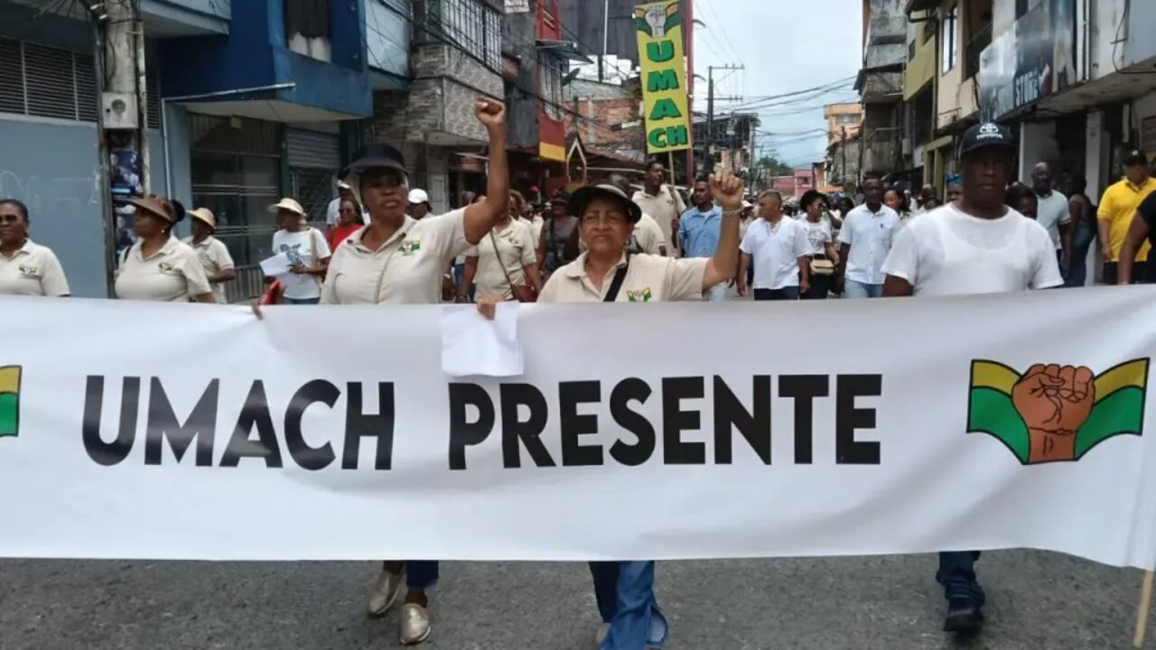 La decisión de suspender las actividades académicas fue adoptada por la Junta Directiva del Sindicato Unión de Maestros del Chocó (UMACH), que declaró un estado de movilización permanente al confirmarse que los recursos para cubrir la nómina no fueron girados.