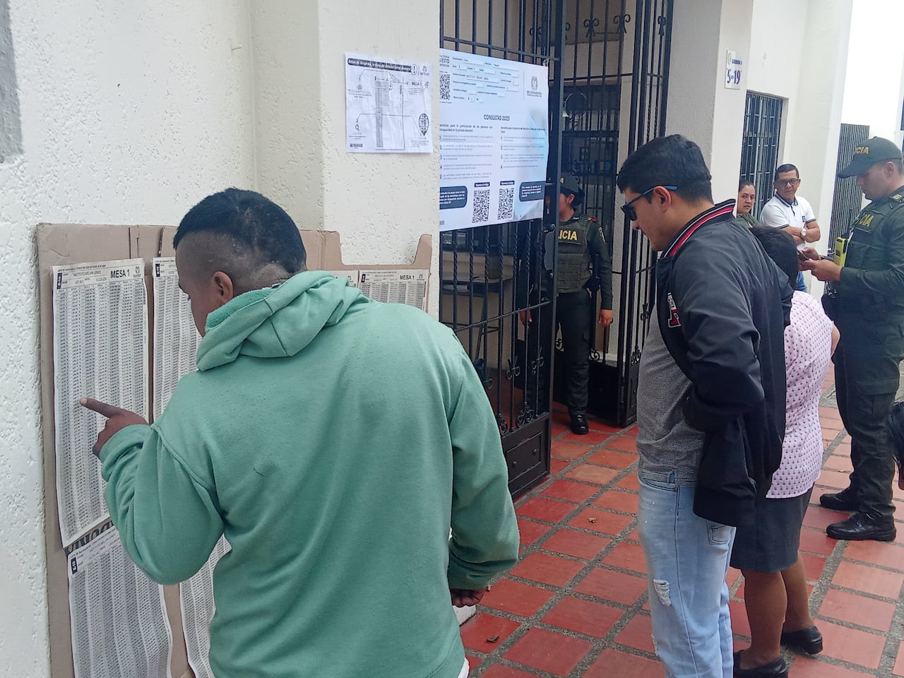 Las elecciones presidenciales de Colombia 2026 se perfilan como uno de los eventos políticos más decisivos en la historia reciente del país. Programadas para elegir al próximo presidente y al vicepresidente de la República, estas elecciones llegan en un contexto de intensos debates sobre economía, seguridad, políticas sociales y rol del Estado.