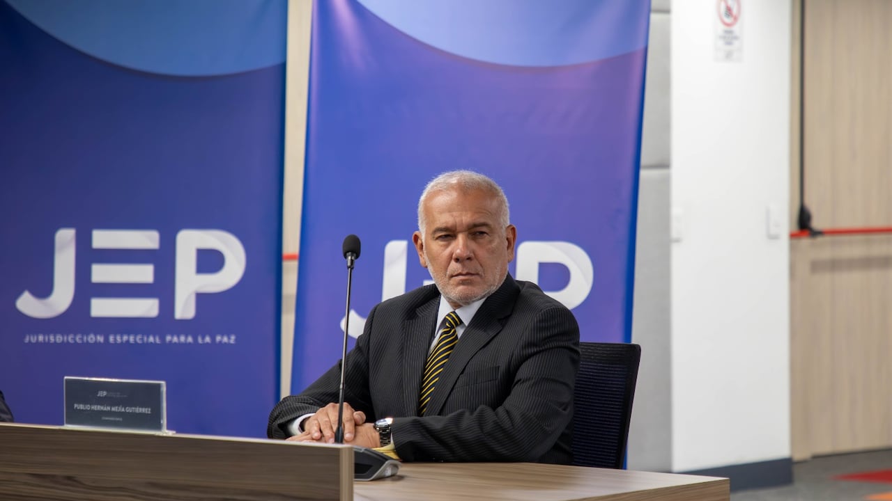 Coronel en retiro Publio Hernán Mejía ante la JEP.