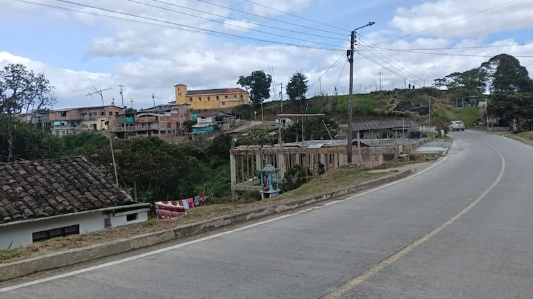 Este hecho sucedió en el corregimiento de San Joaquín, El Tambo. En este poblado rural existen dos subestaciones de Policía.
