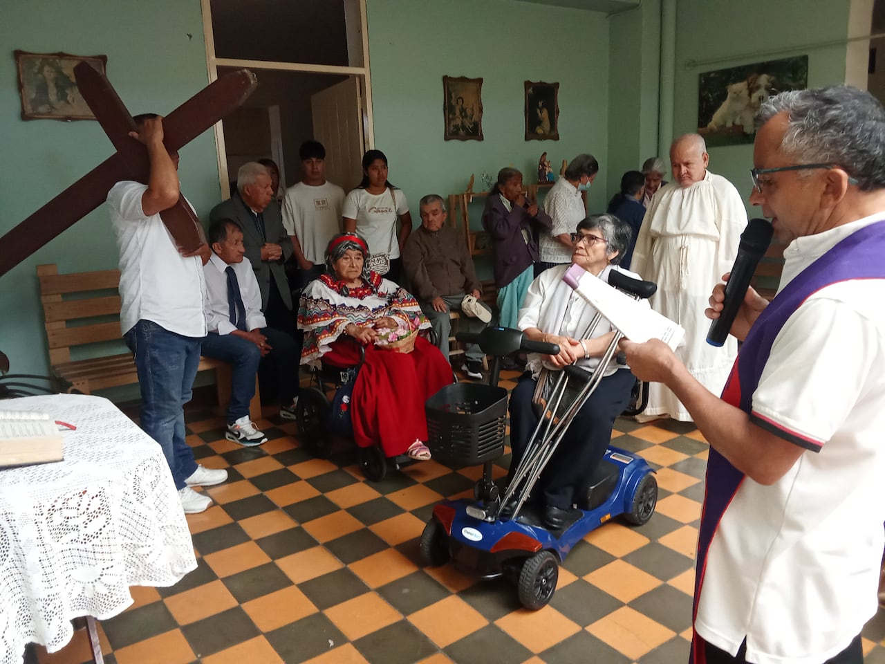 Bajo la guía de la directora Sandra Mirena Ibarra Muñoz, la institución promueve estos espacios de oración como parte esencial de su modelo de atención integral, priorizando la paz mental y el equilibrio emocional de los abuelos.