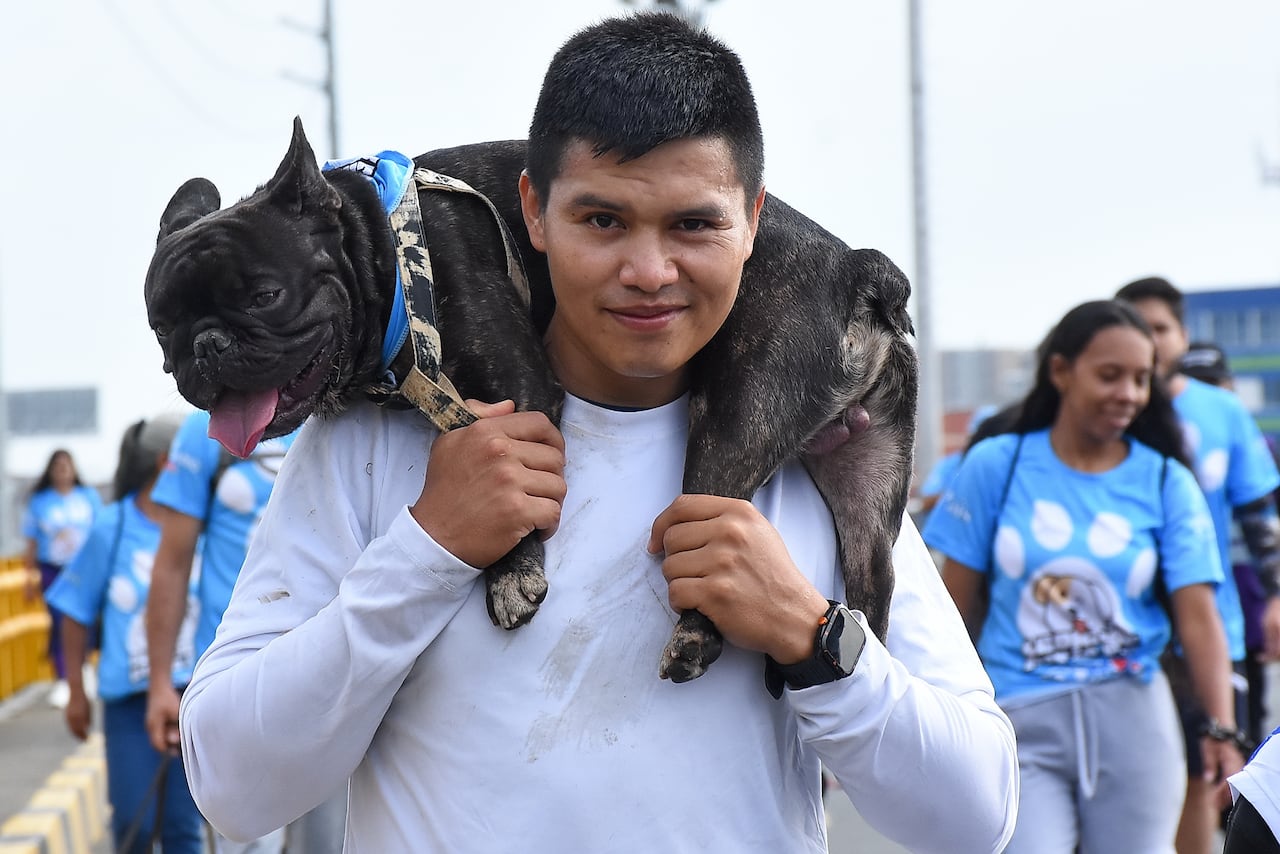 Caminata Ladridos por la Paz Emisora Boom y El País