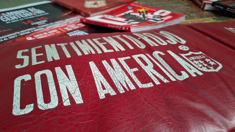 Camisetas históricas y objetos originales harán parte de la exposición tipo museo organizada por la afición escarlata.