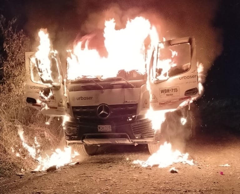 Bus de Urbaser quemado por terroristas