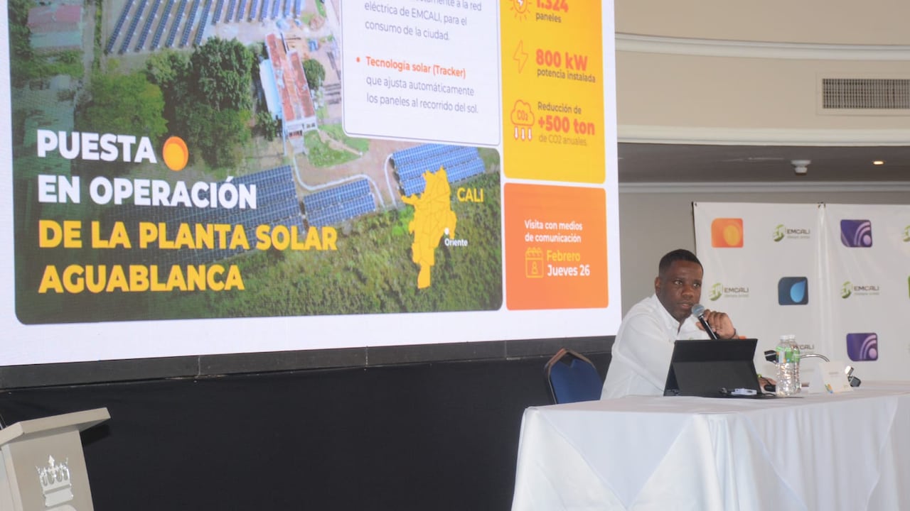 Los avances y metas fueron expuestas por el gerente general de Emcali, Roger Mina, en rueda de prensa.