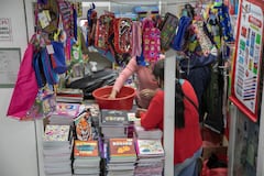 JUAN DIEGO ALVIRA Utiles escolares, san victorino