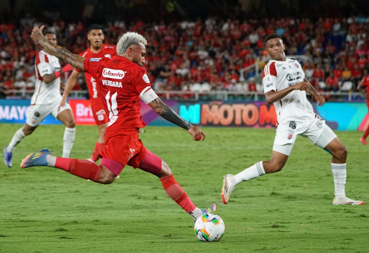 Momentos del partido entre América de Cali e Independiente Medellín por la sexta fecha de los cuadrangulares.