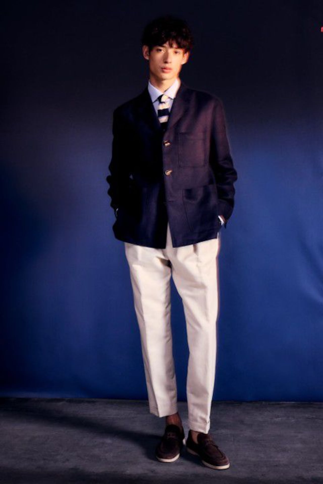 Otro look infalible para ellos, la chaqueta no puede faltar.