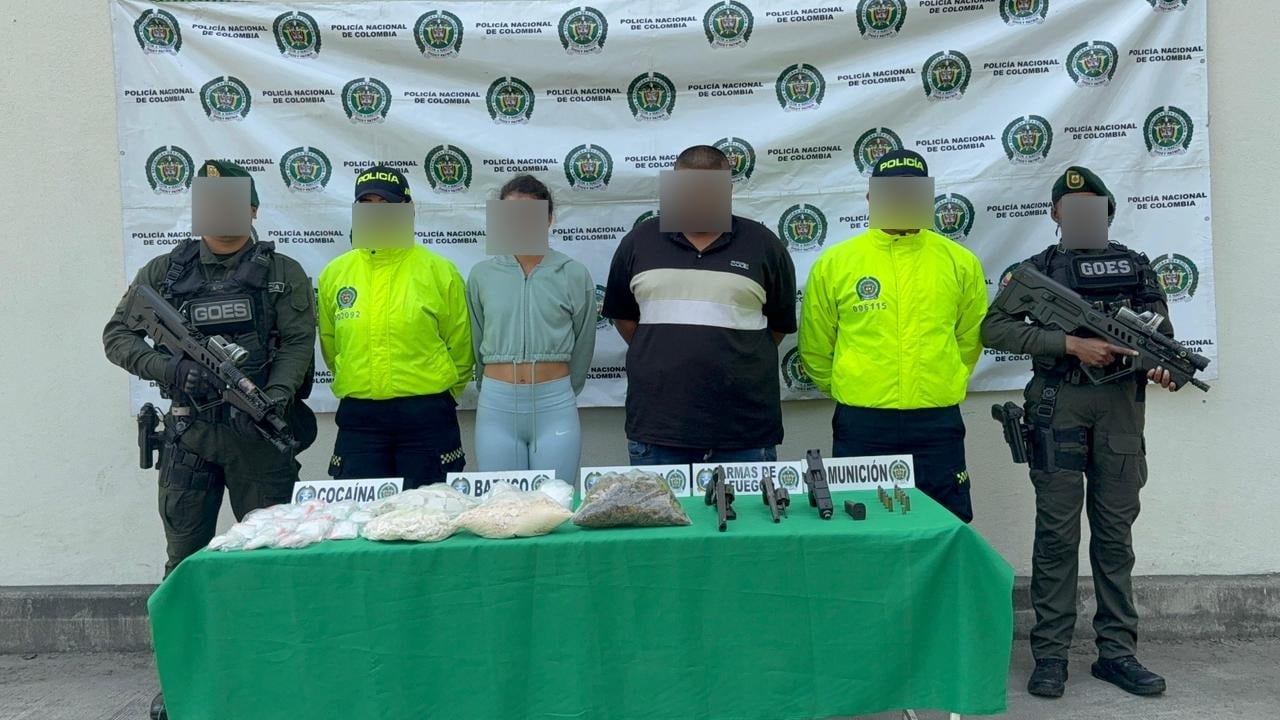 En el operativo fueron incautadas tres armas de fuego y varias dosis de marihuana y cocaína.