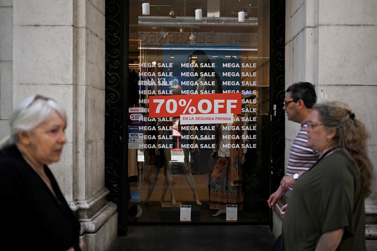 Fenalco entregó resultado de la encuesta sobre intenciones de compra de los colombianos para este Black
Friday. (Photo by Luis ROBAYO / AFP)