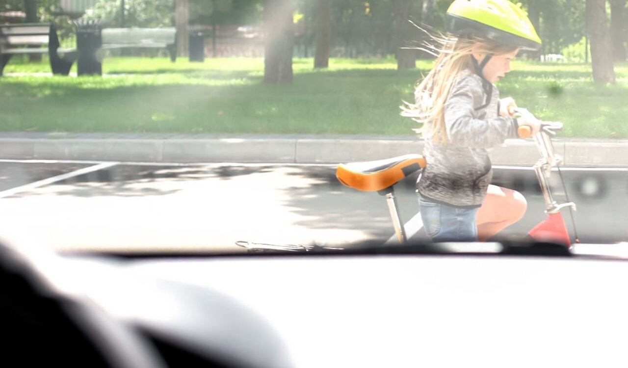 Imagen de referencia de accidente vehicular a un niño