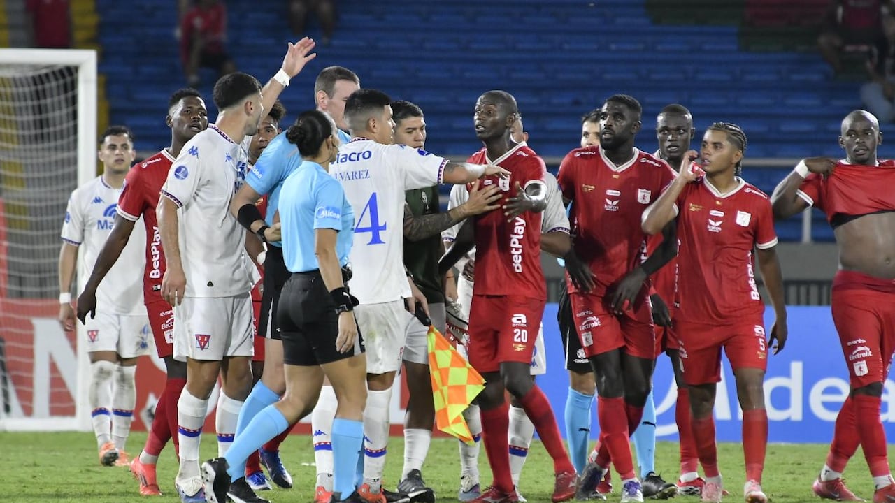 Momentos finales del partido entre América de Cali y Tigre por la fecha 5 del Grupo A de la Copa Sudamericana 2026.