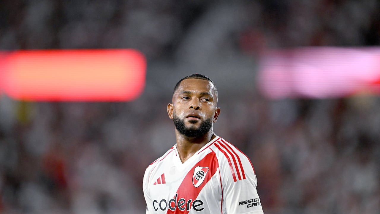 River Plate's Colombian forward #09 Miguel Borja reacts during the Argentine Professional Football League 2025 Apertura Tournament match between River Plate and Instituto at the Mas Monumental Stadium in Buenos Aires on January 29, 2025. (Photo by Luis ROBAYO / AFP)