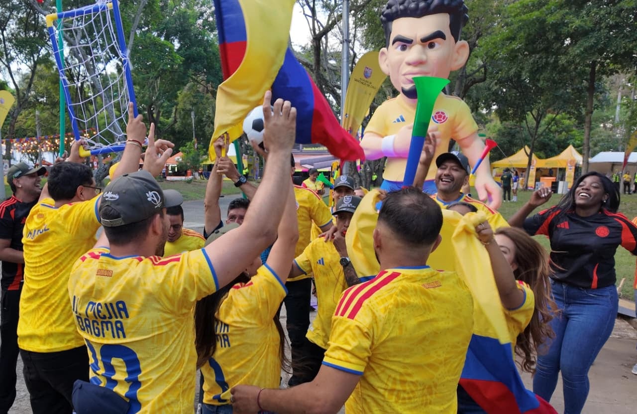 Tribuna Salsera de la Selección Colombia en el Parque de las Piedras en Cali.