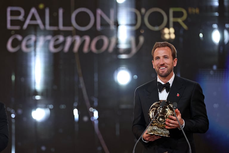 Harry Kane con el Balón de Oro 2026.