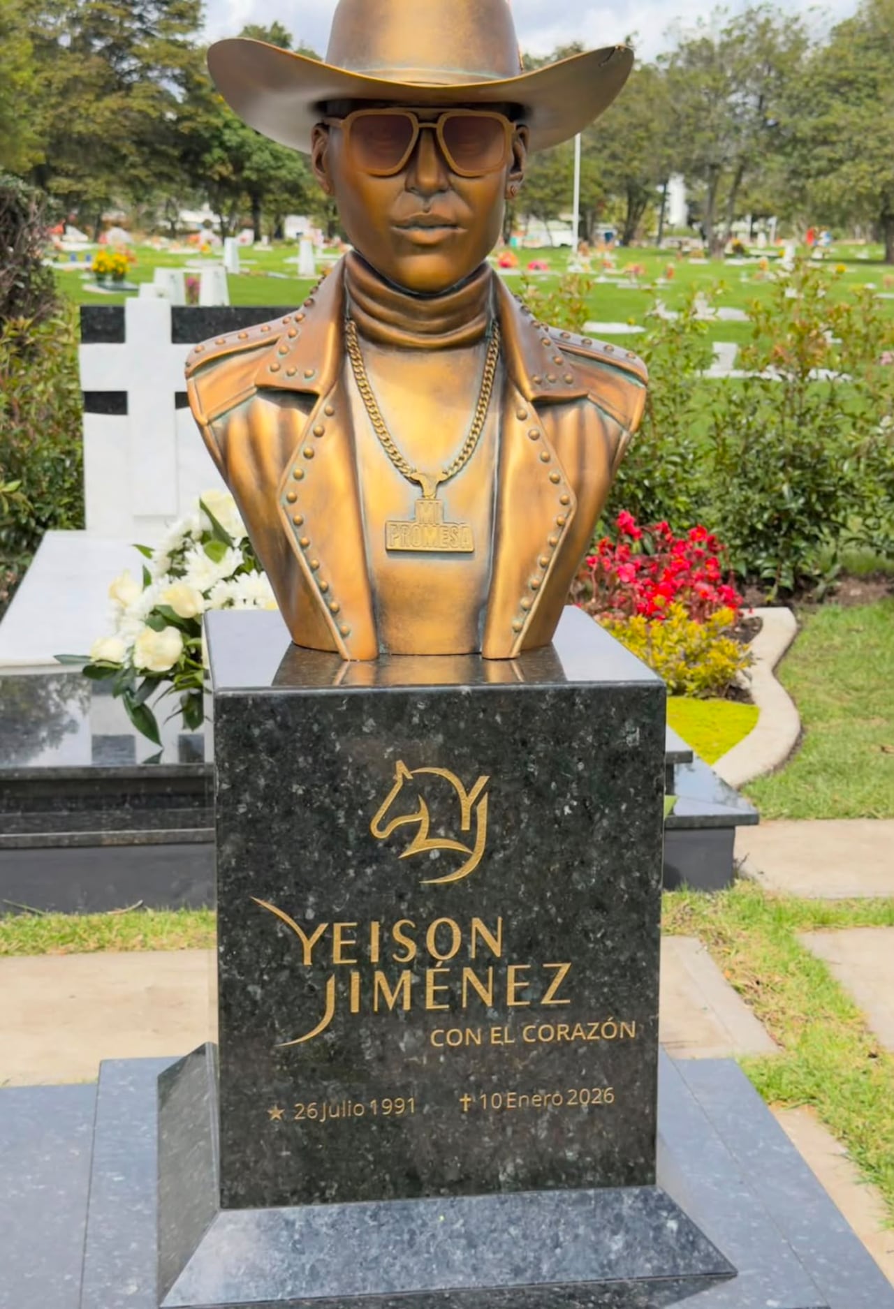 Familia de Yeison Jiménez presentó el nuevo mausoleo en homenaje al cantante