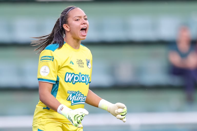 Luis Agudelo, arquera del Deportivo Cali Femenino, durante el partido contra Colo-Colo de la Copa Libertadores Femenina.
