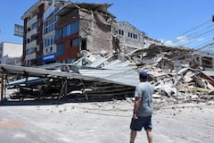 Terremoto en Cali, Colapso de infraestructura en diferentes lugares de la ciudad. Clínica de Colores, DESA, Galería Alameda, Edificaciones sobre la avenida roosvelt y al frente del coliseo de Hockey Miguel Calero.