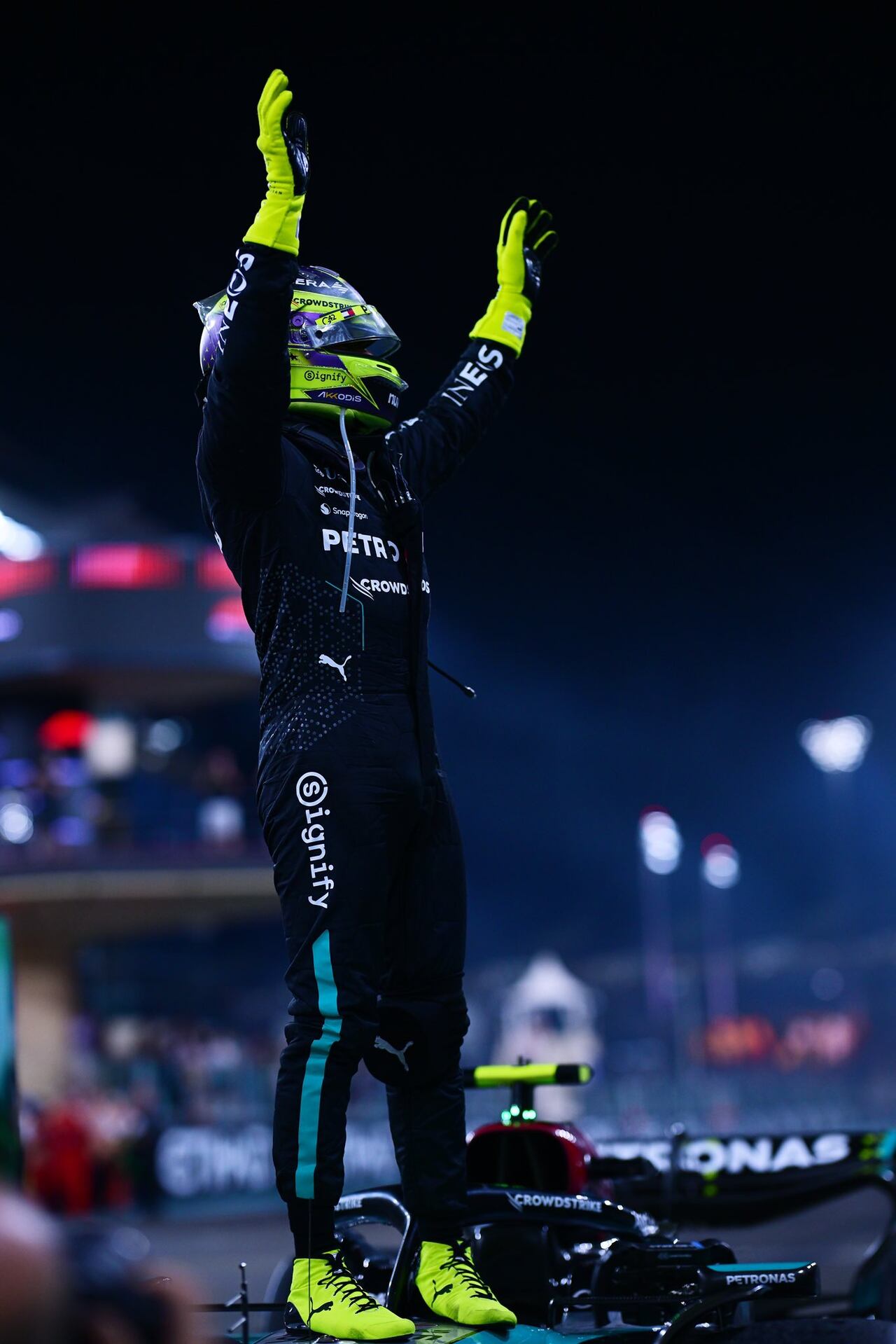 Lewis Hamilton se despidió de sus seguidores en su última carrera con Mercedes.