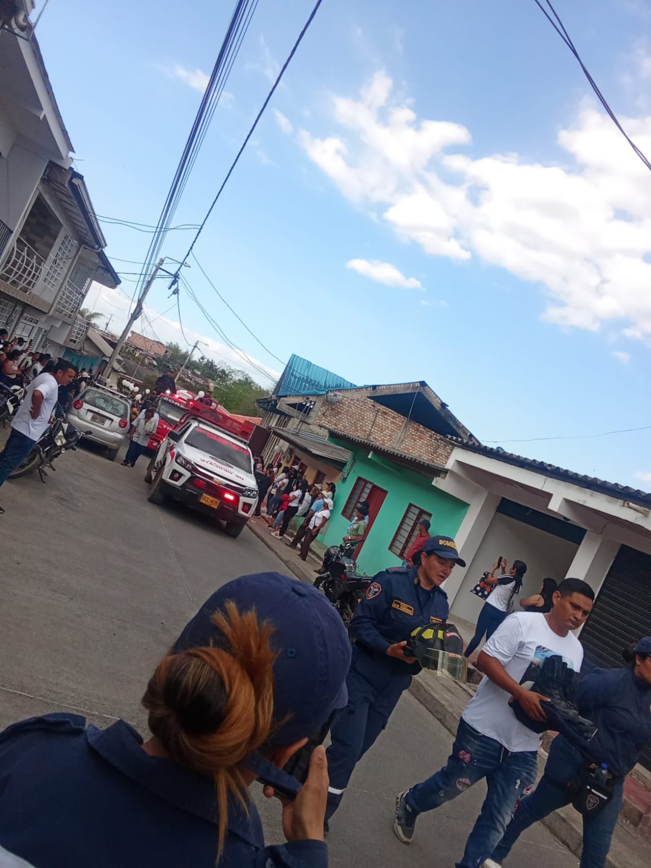 El Tambo, Cauca, brindaron el último adiós a Yerson Martínez, bombero que murió tras ser atacado con arma blanca en un riña registrada en este municipio del suroccidente del departamento.
