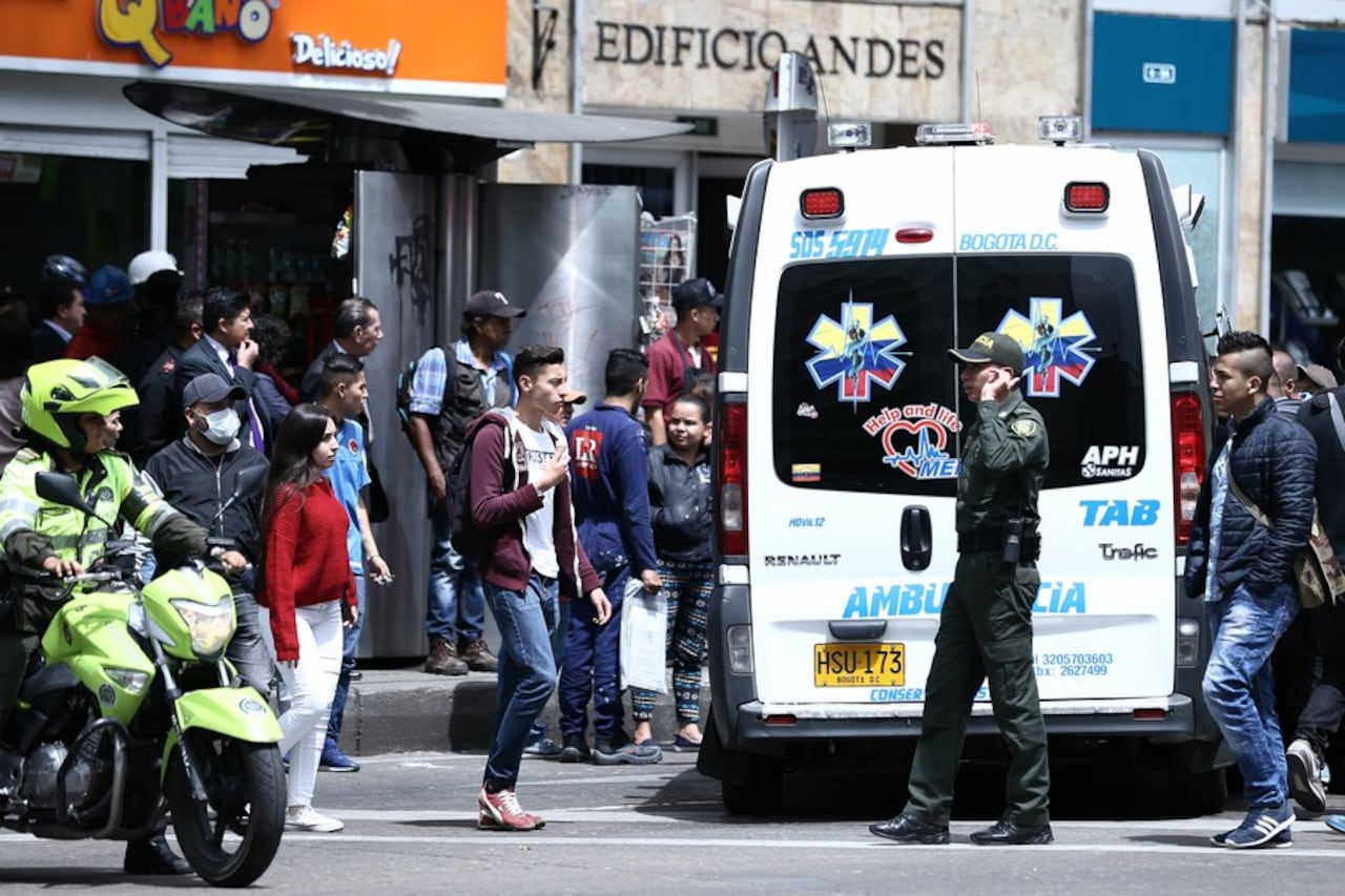El menor fue trasladado a un centro asistencial en una ambulancia, pero llegó sin signos vitales. (Imagen de referencia).