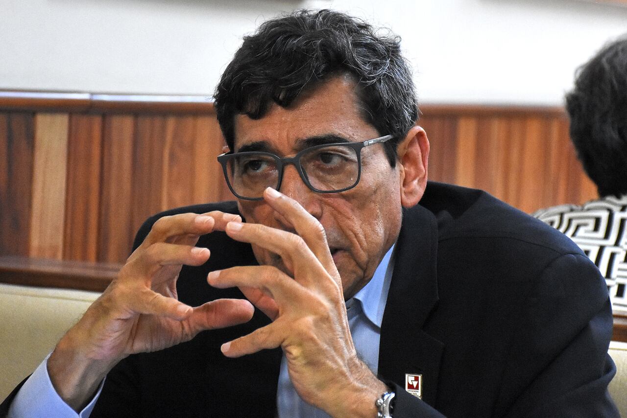 Entrevista Luis Carlos Castillo Escritor Libro Bandolerismo en Colombia.